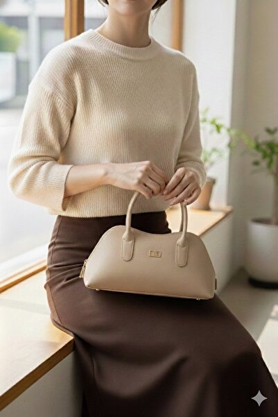 mossi Mink Wrinkled Patent Leather Women's Hand and Shoulder Bag Elegant, Stylish and High-Quality