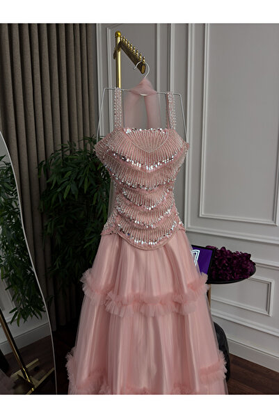 Generic The pink dream dress - a luxurious flared tulle gown with pearl embroidery and crystal beads - an unforgettable princess look