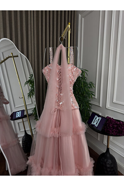 Generic The pink dream dress - a luxurious flared tulle gown with pearl embroidery and crystal beads - an unforgettable princess look