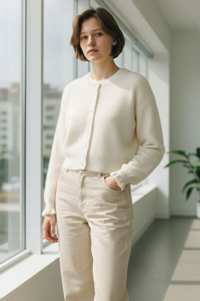 H&E LUXURY DESIGN Women's Soft Textured Beard Yarn Sleeve Ruffle Detailed Cardigan