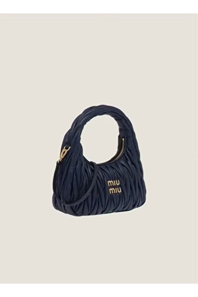 MIUI حقيبة كتف MIU Wander من جلد النابا مع حزام كتف وإغلاق بسحاب