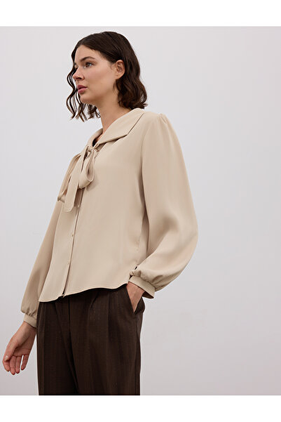 BGN workshop Ten-Strained Collar Satin Shirt with Baglama Detail
