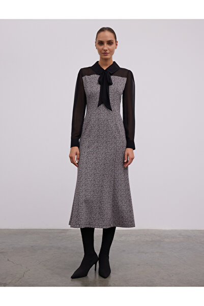 BGN workshop فستان ميدي منقوش بتفاصيل ياقة سيفون بقطع قماش مخيطة معاً