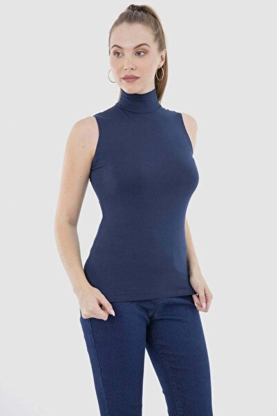 CARINA Sleeveless blouse with a high neck