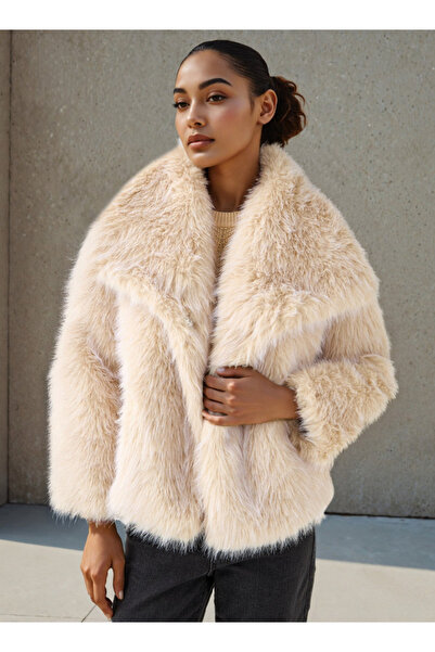 FAV Cropped Fur Jacket with Long Sleeves