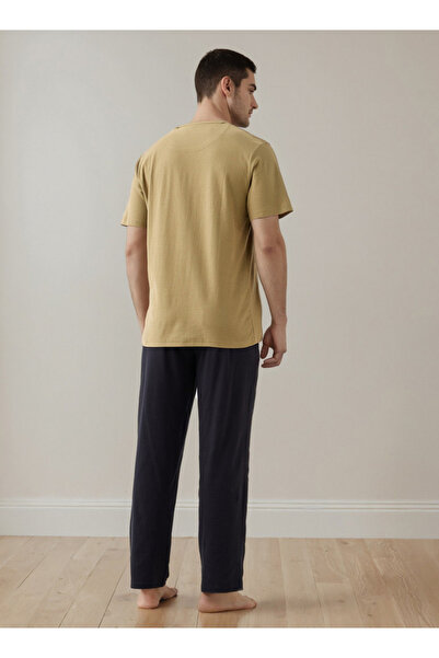 FAV Textured Pyjama Set