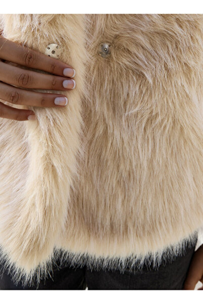 FAV Cropped Fur Jacket with Long Sleeves