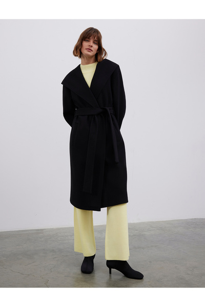 BGN workshop معطف ميدي بغطاء للرأس من يون كاريسيم - معطف ميدي مع حزام