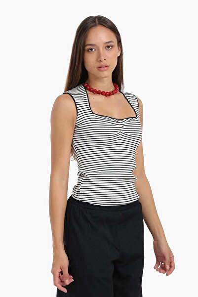 CARINA بلوزة بدون أكمام