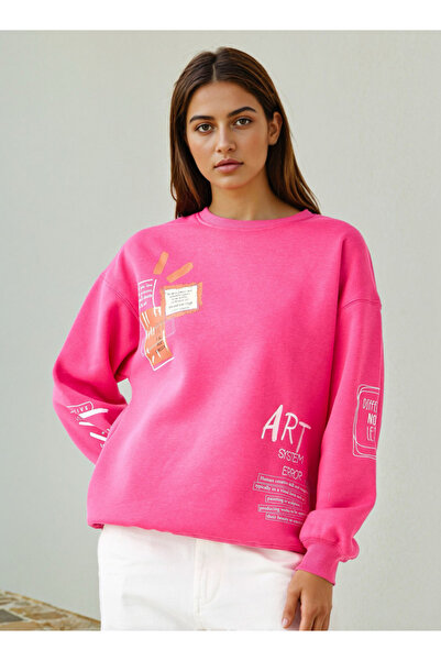 FAV Embroidered Sweatshirt with Crew Neck