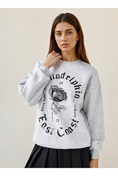 FAV Graphic Print Sweatshirt with Crew Neck