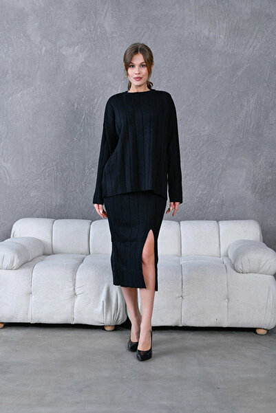 Park Karon Women's Crew Neck Slit Sweater Skirt Two-Piece Knitwear Set