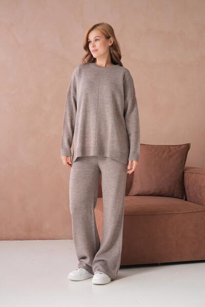 Park Karon Women's Crew Neck Slit Sweater Pants Two-Piece Knitwear Set