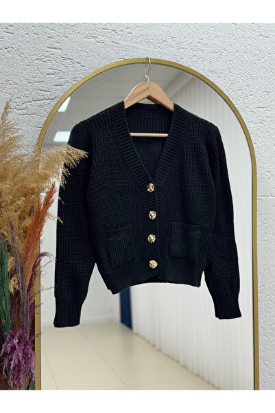MİHRA STORE كارديجان تريكو ذهبي بأزرار من لاميسا مع جيبين - SY498 أسود