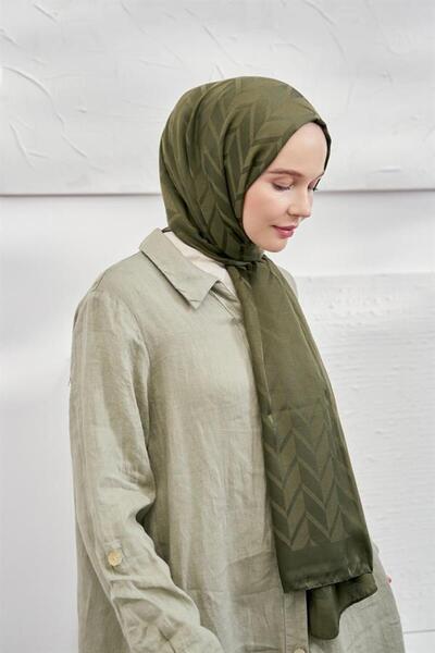 ARMANDA شال جاكار إيطالي بنمط متعرج - كاكي