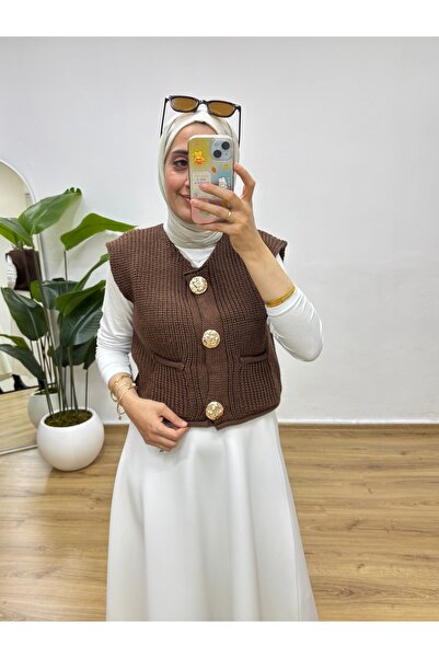 MOONSC Gold Buttoned Double Pocket Knitwear Vest