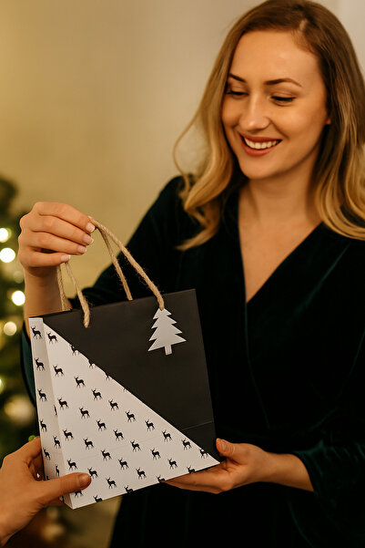 DODOMAR 21×24×12 cm Black and White Deer Cavita B4 Luxury Christmas Gift Cardboard Bag