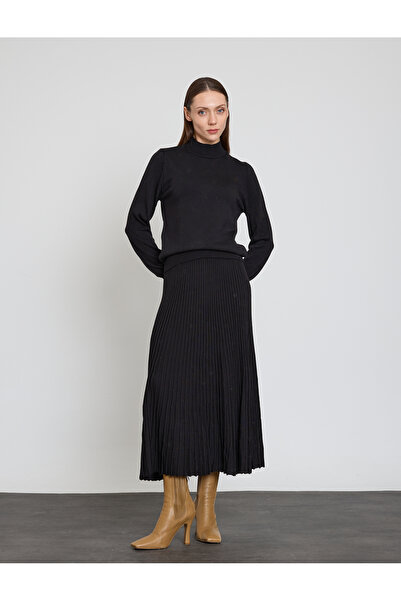 BGN workshop Throat-Cut Classic Sweater