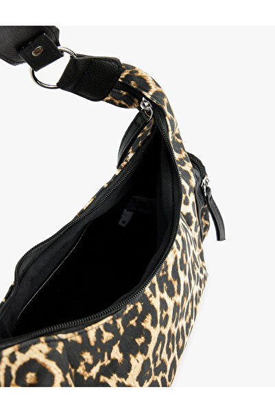 Koton Τσάντα ώμου με λεοπάρ σχέδιο με φερμουάρ και λεπτομέρεια μίνι τσέπης