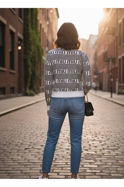 YusGos Women's Crew Neck Steel Mesh Striped Lettering High Quality Knitwear Sweater