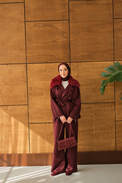 LOCCO Γυναικείο κοστούμι με γούνινο λαιμόκοψη και μανίκια με φερμουάρ Βουργουνδίας