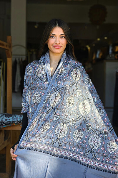 İpek Lacivert Kaşmir Üzeri İşleme Omuz Şalı