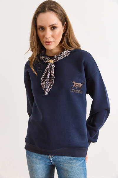 Olalook Γυναικείο φούτερ με λεπτομέρεια σε μπλε ναυτικό φουλάρι επένδυση fleece SWT-19000762