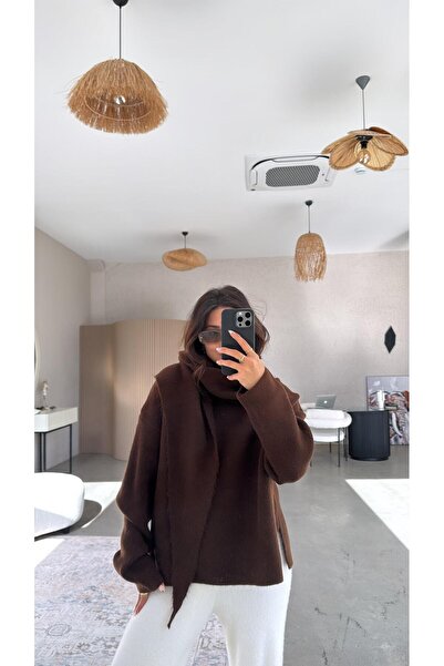 Buket Teke Pulover moale cu detaliu șal maro