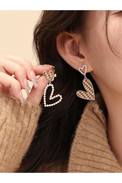 Pelin Aksesuar Pearl Plaid Asymmetric Heart Earrings