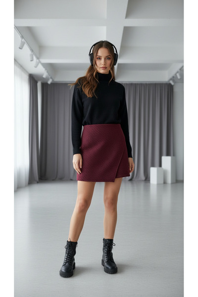 Eight Fashion Women's Burgundy Textured Jacquard Stylish Shiny Shorts Skirt