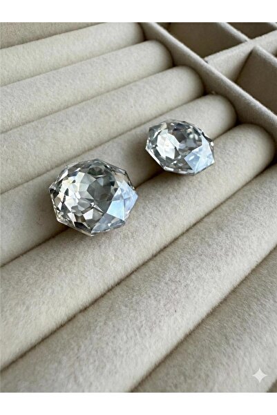 Pelin Aksesuar Şeffaf Beyaz Elmas Kesim Büyük Kristal Taşlı Çivili Küpe