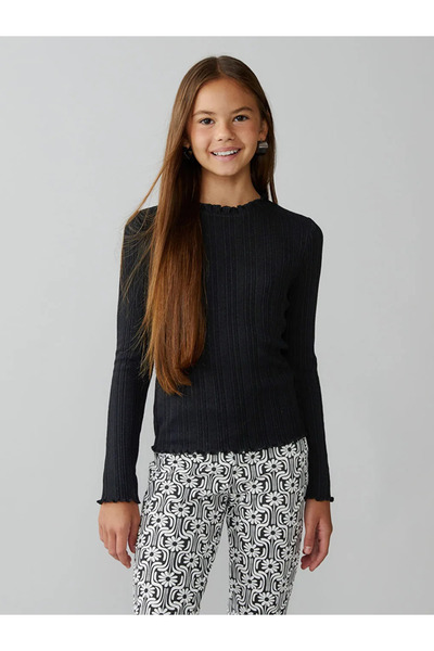 LC Waikiki LCW Kids crna majica sa volanima za devojčice Visoka kragna