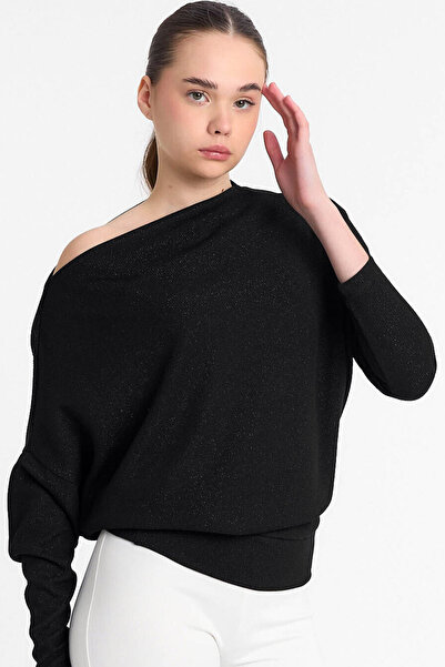 MissThetis Bileği Dar Uzun Yarasa Kollu Kayık Yaka Simli Kumaş Rahat Geniş Kesim Şık Cool Örme Triko Kazak Bluz