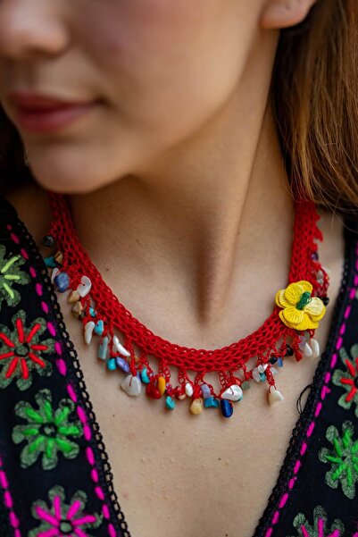 Miss Boheme قلادة يوروك باهاري المصنوعة يدويًا بالكروشيه