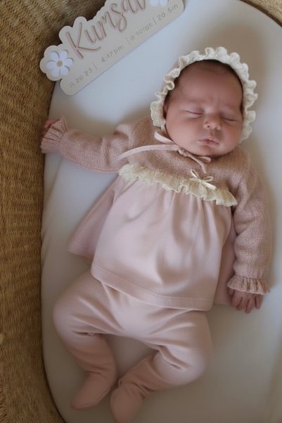 Cherub Baby Knitwear Ruffled 5-Piece Set Baby Girl Newborn 5-Piece Hospital Release Bodysuit Set