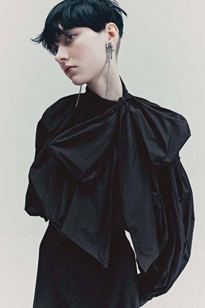 H&M Bow-detail blouse