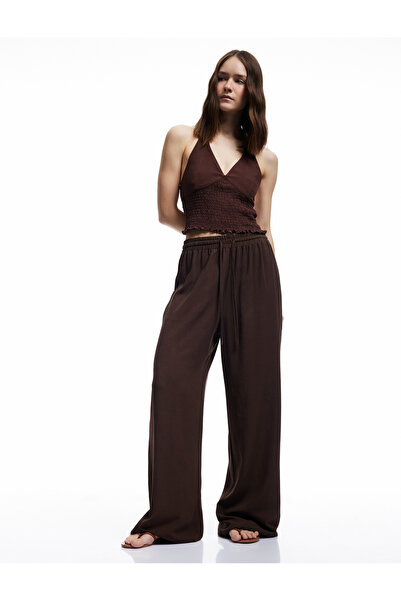 Koton Αμάνικη μπλούζα με λαιμόκοψη από βισκόζη