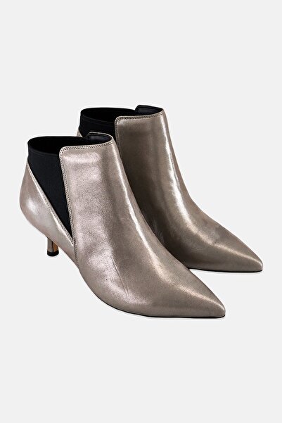 CLARKS Women Slip On Ankle Boots, Grey