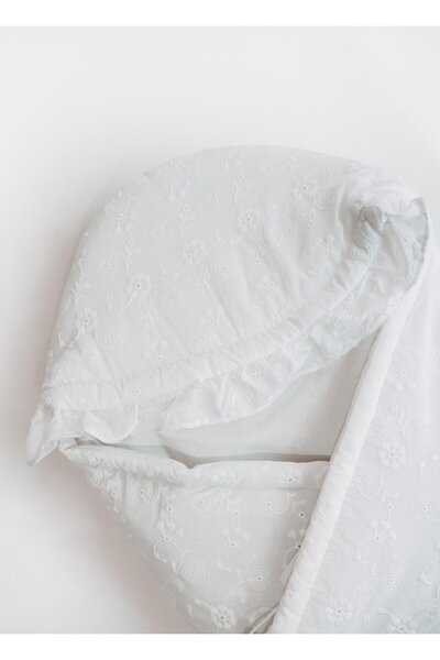 kitikate Pearly Hug Swaddle White