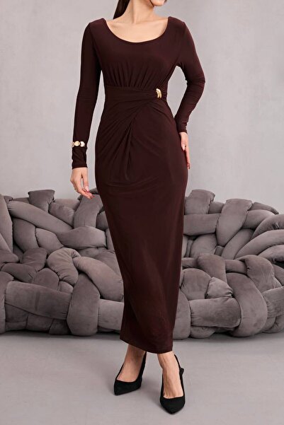 VAGGON Γυναικείο φόρεμα με λεπτομέρεια με πόρπη σε καφέ πικρό χρώμα ντραπέ Midi φόρεμα Vs01669