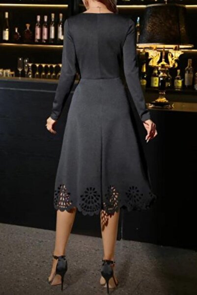 Mossta Φόρεμα Midi Εισαγόμενο από κρεπ με λεπτομέρεια κοπής με λέιζερ με λαιμόκοψη σε σχήμα V - Μαύρο