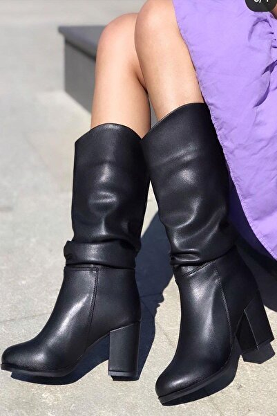 asmi shoes حذاء نسائي من الجلد الأسود من Azra