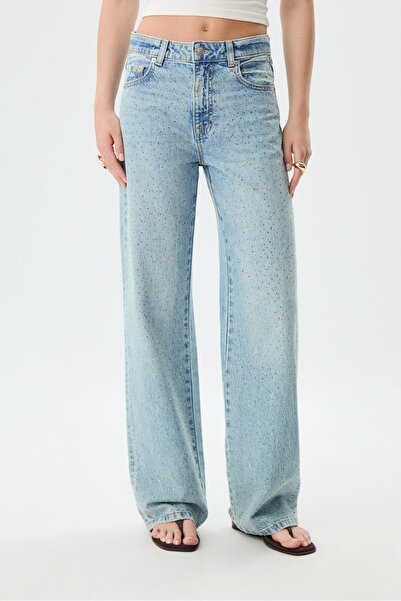 Stradivarius Straight-fit jeans with rhinestones