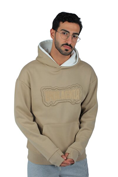 Red Planet Double-layered fur hoodie with a finger hole, made from a distinctive and elegant material.