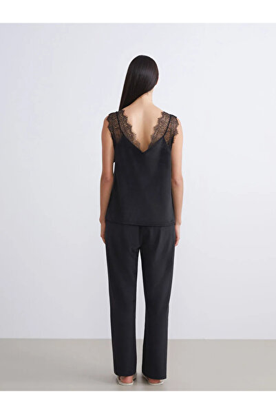 LC Waikiki V-Neck Lace Detailed Women's Pajamas Set