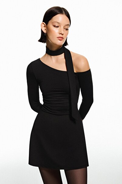 Bershka Fular detaylı uzun kollu mini elbise