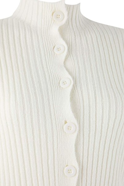 Trendyol Curve Ecru Soft Textured Mock Neck Knitwear Cardigan Tbbaw26Av00030