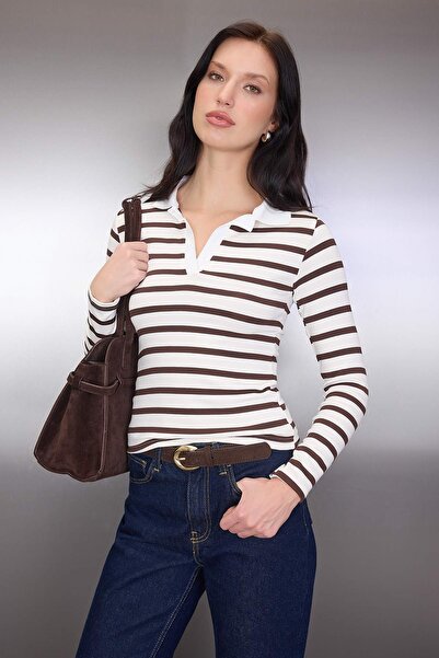 Trendyol Collection Καφέ πλεκτή μπλούζα TWOAW26BZ00355