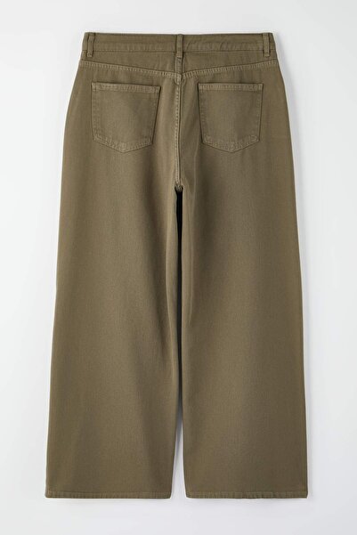 Trendyol Curve Khakifarbene High-Waist-Jeans im 90er-Jahre-Stil mit weitem Bein und Übergröße TBBAW26CJ00053