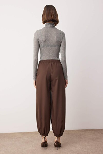 Trendyol Collection Dark Brown Shalwar Cut Elastic Waist Woven Trousers Twoaw26Pl00156